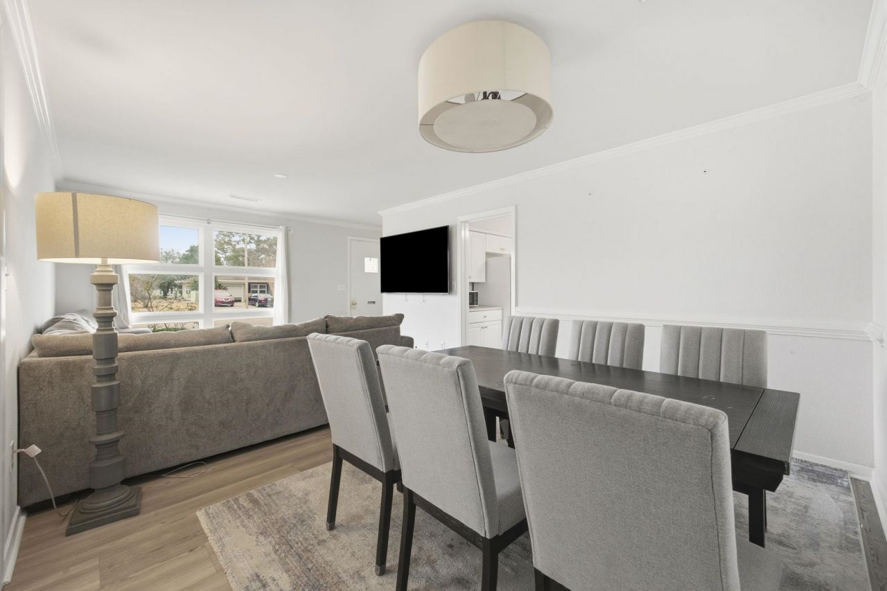 3751 Spruce Dr. Photo 6