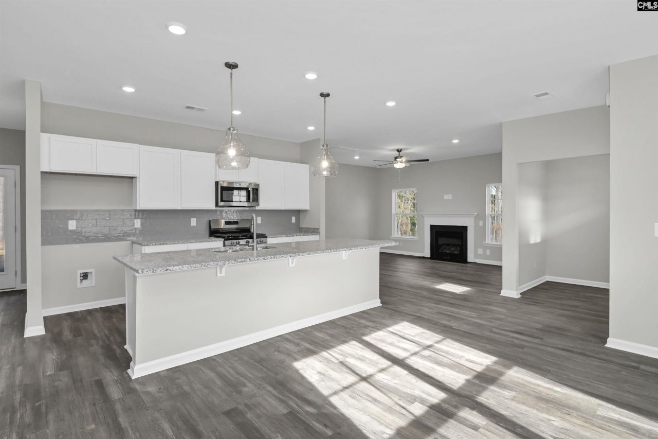 142 Middlesex Court Photo 6