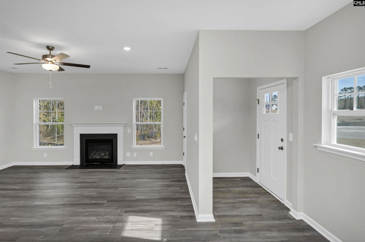 142 Middlesex Court Photo 10