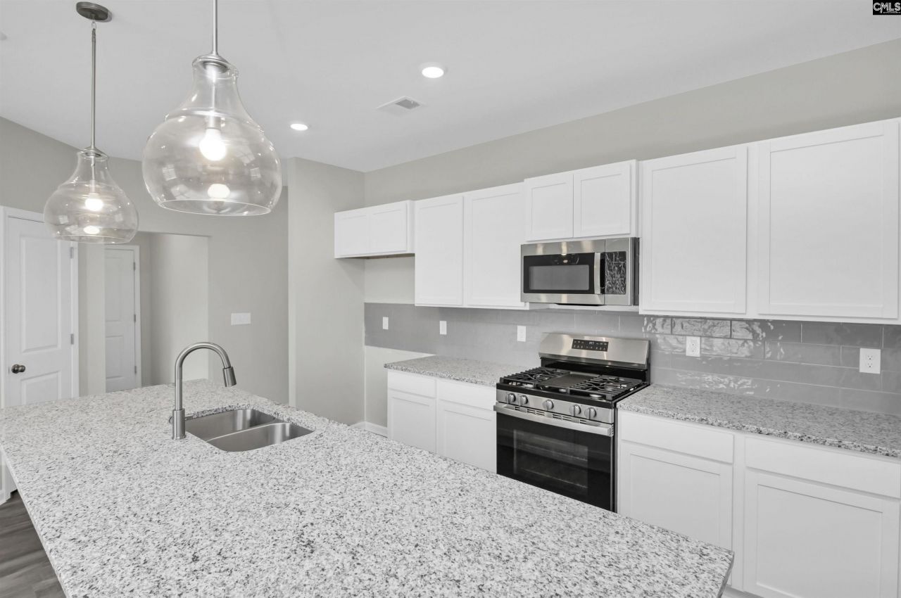 142 Middlesex Court Photo 12