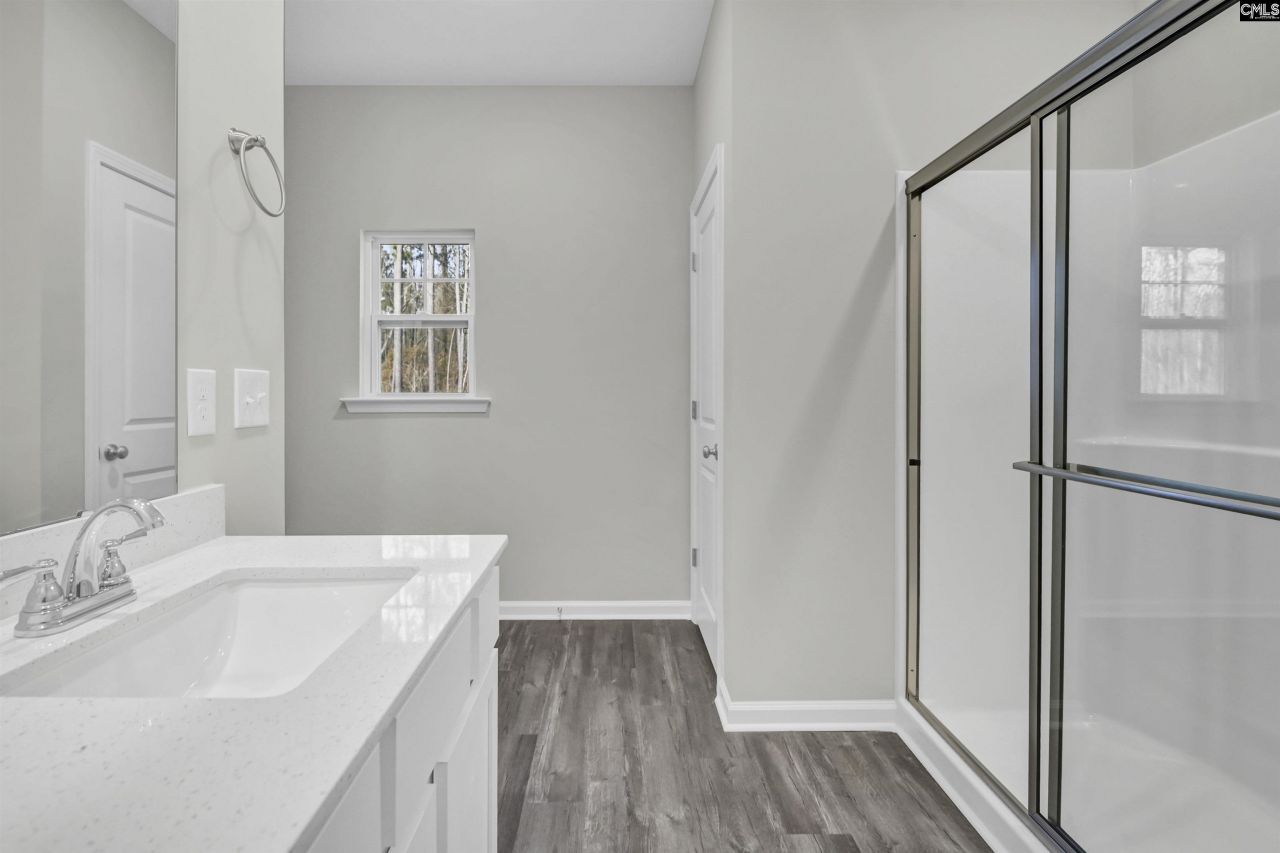 142 Middlesex Court Photo 29