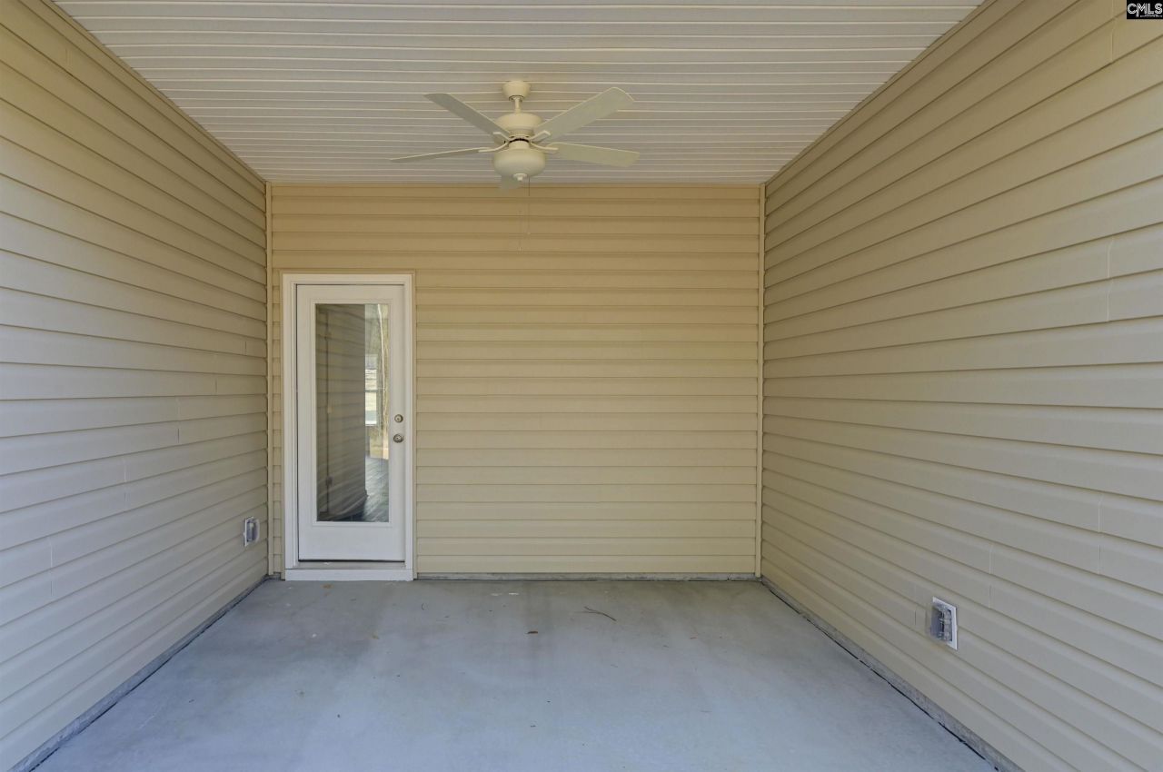 142 Middlesex Court Photo 32