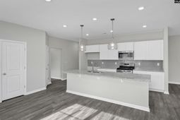 142 Middlesex Court photo 4