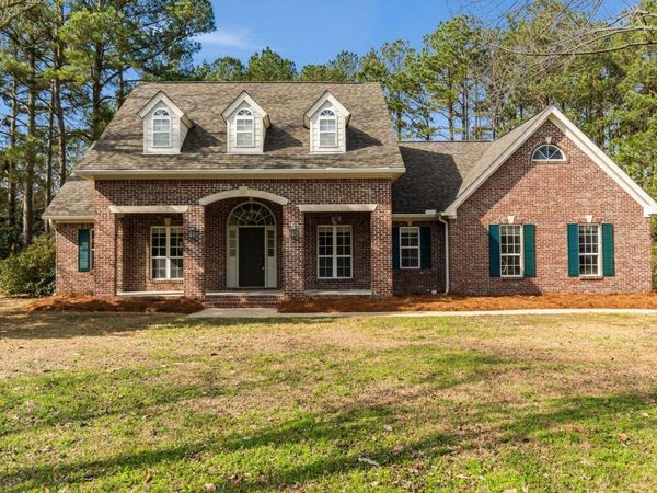 8 Auburn Ln., Hattiesburg, MS 39401