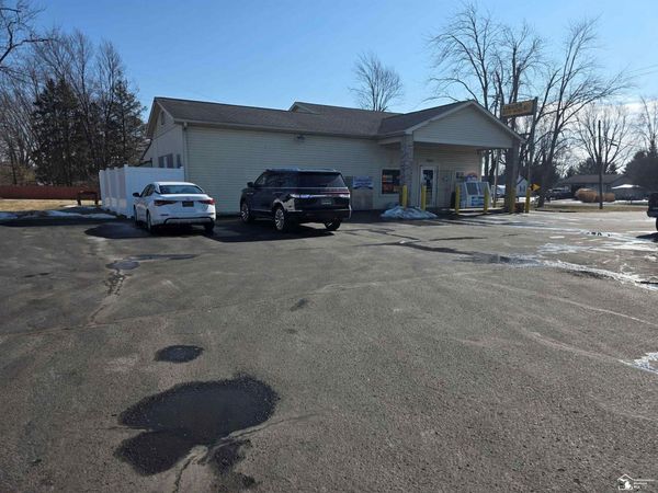 12240 S Dixie Highway, La Salle, MI 48145