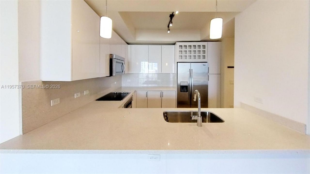 999 SW 1st Ave , Unit 1617, Miami, FL 33130 Photo