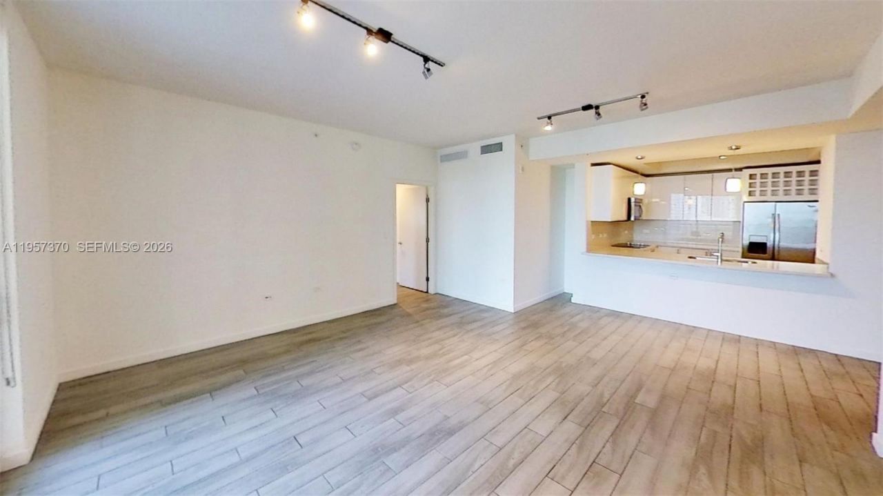 999 SW 1st Ave , Unit 1617, Miami, FL 33130 Photo