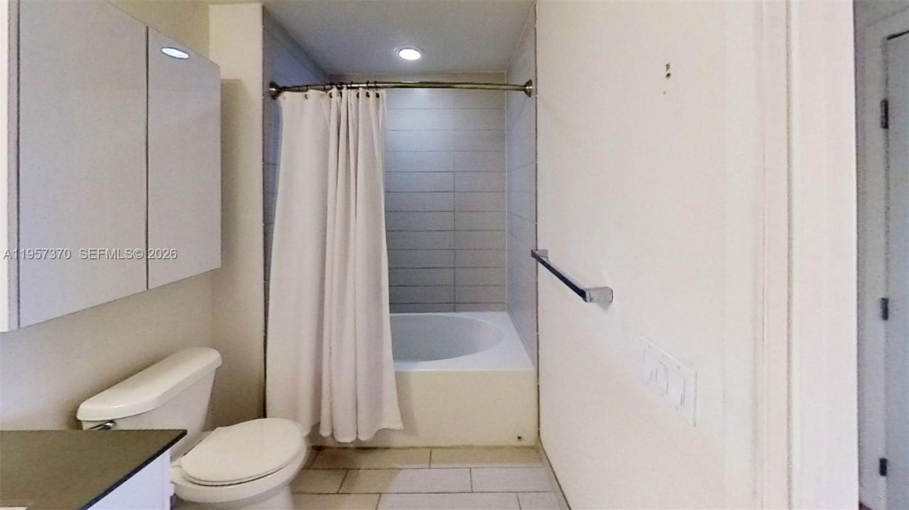 999 SW 1st Ave , Unit 1617, Miami, FL 33130 Photo