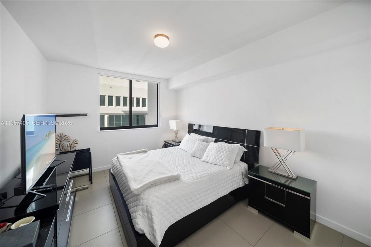 999 SW 1st Ave, Unit 2915, Miami, FL 33130 Photo