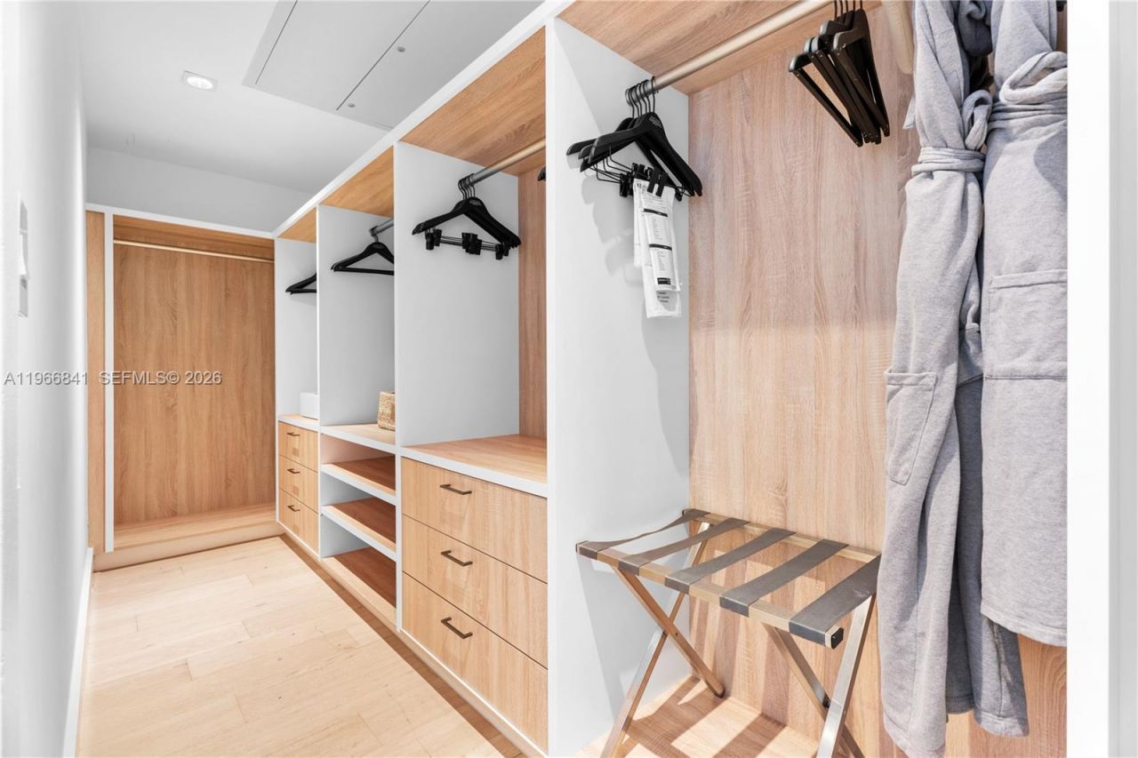 102 24th St , Unit PH-1705, Miami Beach, FL 33139 Photo