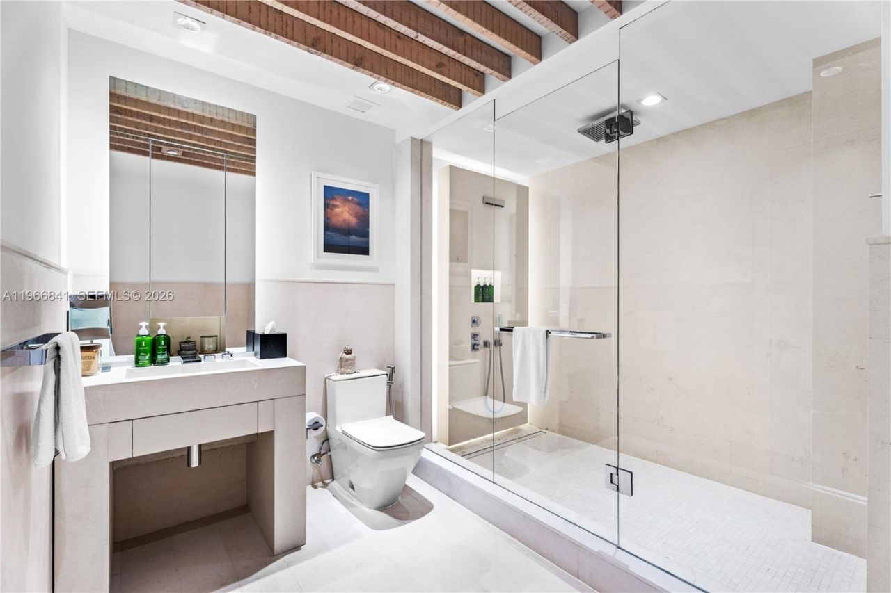 102 24th St , Unit PH-1705, Miami Beach, FL 33139 Photo