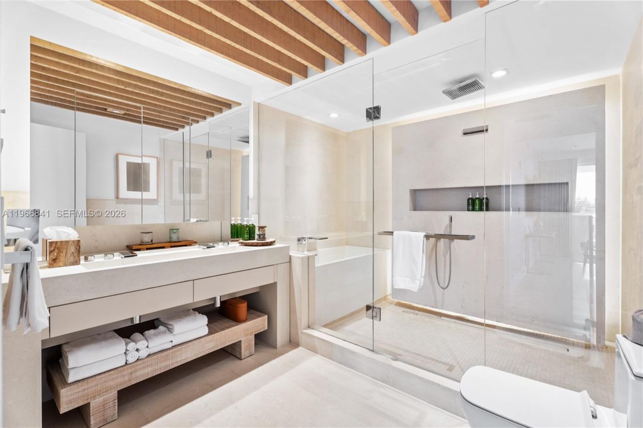 102 24th St , Unit PH-1705, Miami Beach, FL 33139 Photo