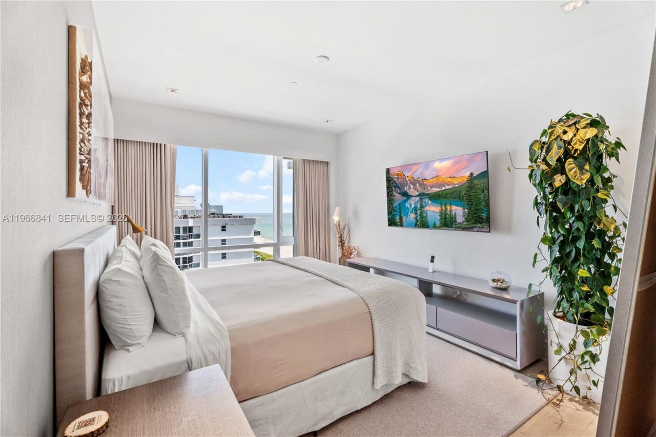 102 24th St , Unit PH-1705, Miami Beach, FL 33139 Photo