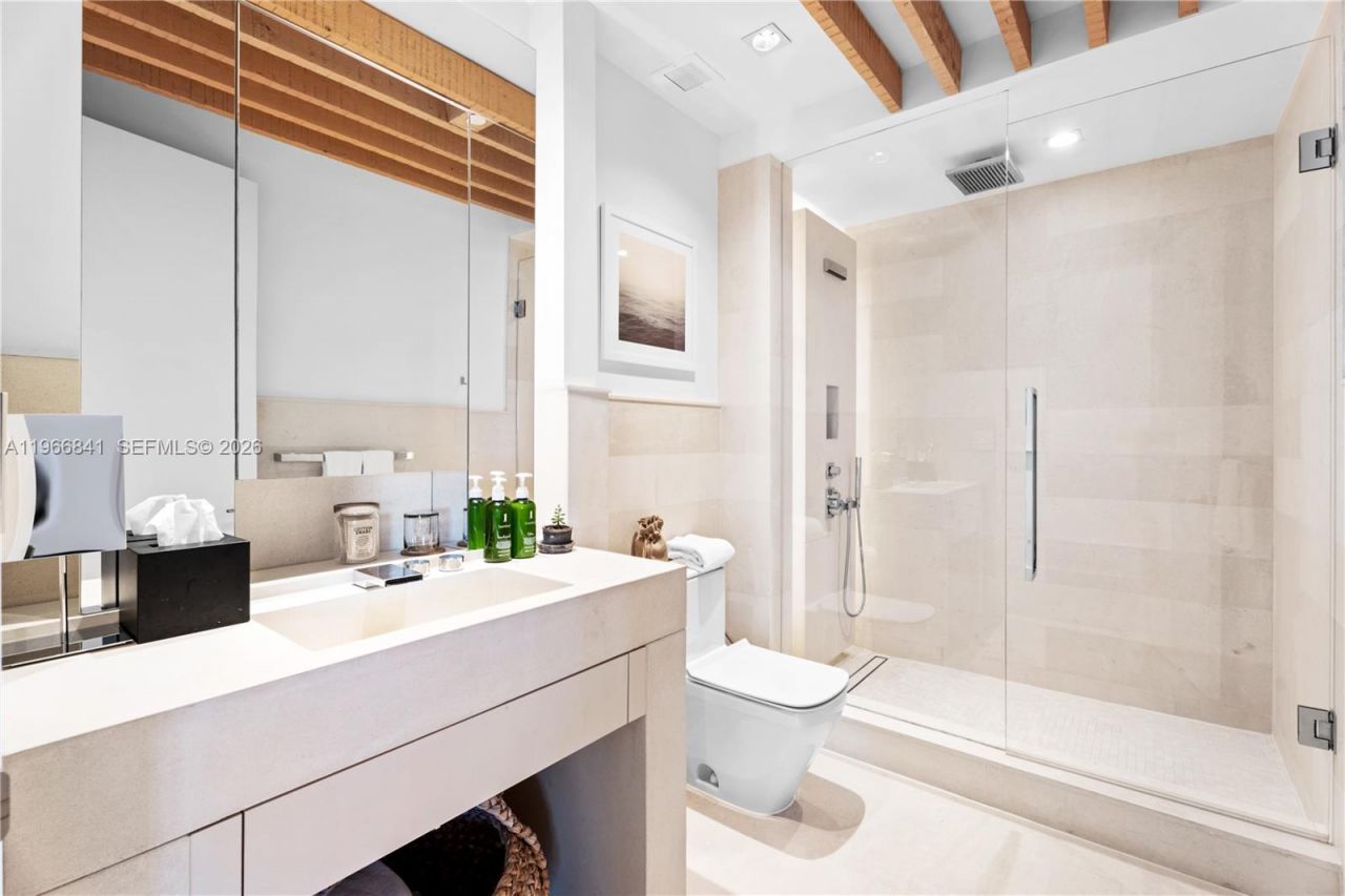 102 24th St , Unit PH-1705, Miami Beach, FL 33139 Photo