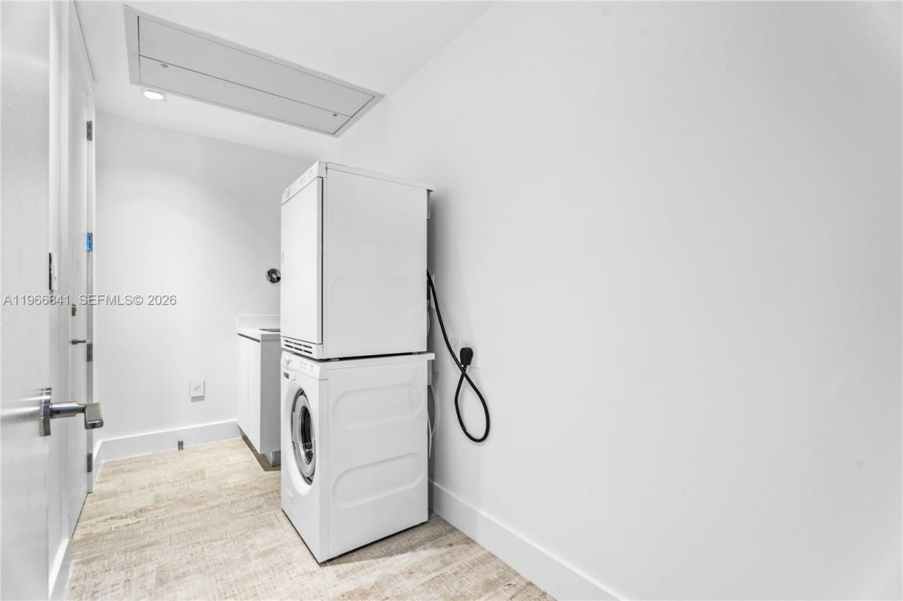 102 24th St , Unit PH-1705, Miami Beach, FL 33139 Photo