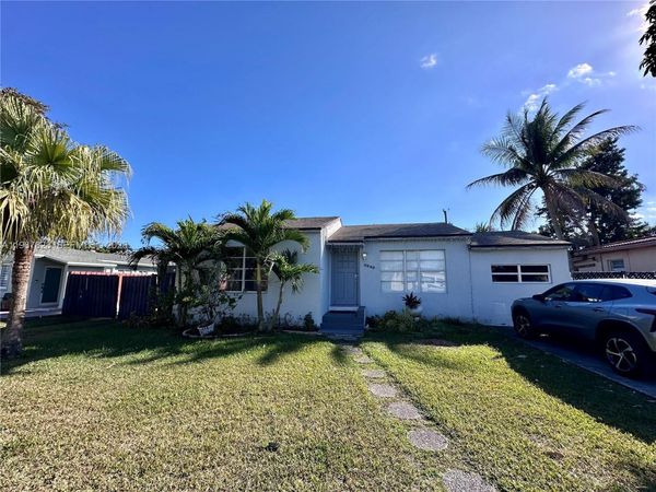 6848 SW 38th St, Miami, FL 33155