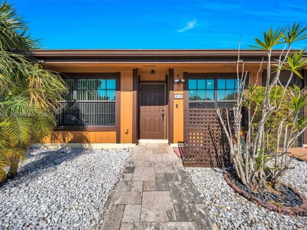 10341 Orange Ct, Pembroke Pines, FL 33026