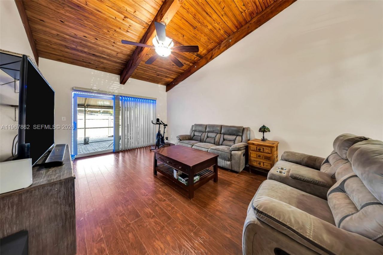 10341 Orange Ct, Pembroke Pines, FL 33026 Photo