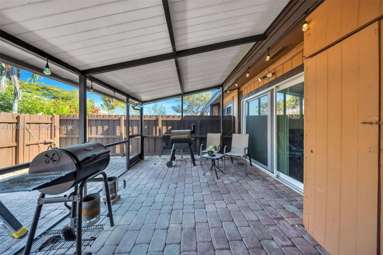 10341 Orange Ct, Pembroke Pines, FL 33026 Photo