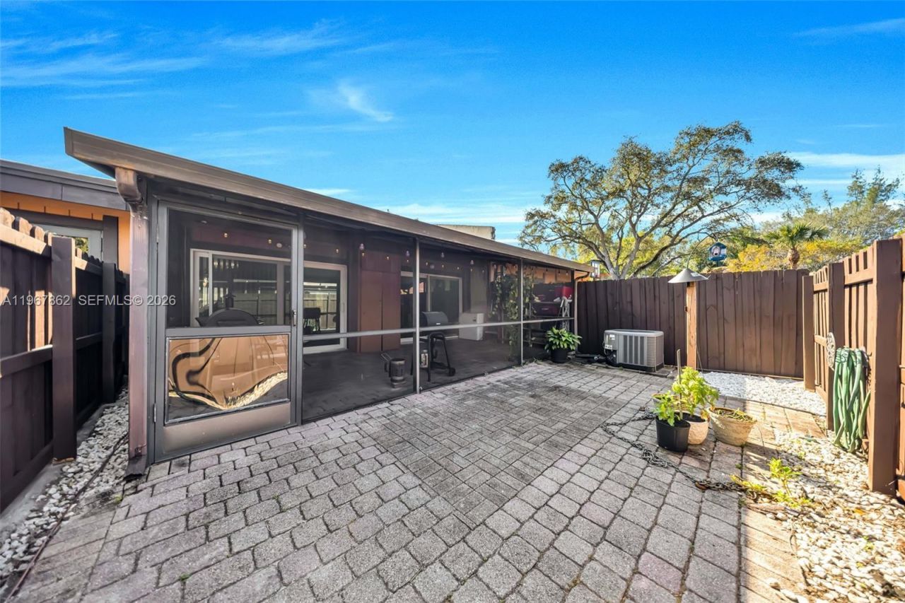 10341 Orange Ct, Pembroke Pines, FL 33026 Photo