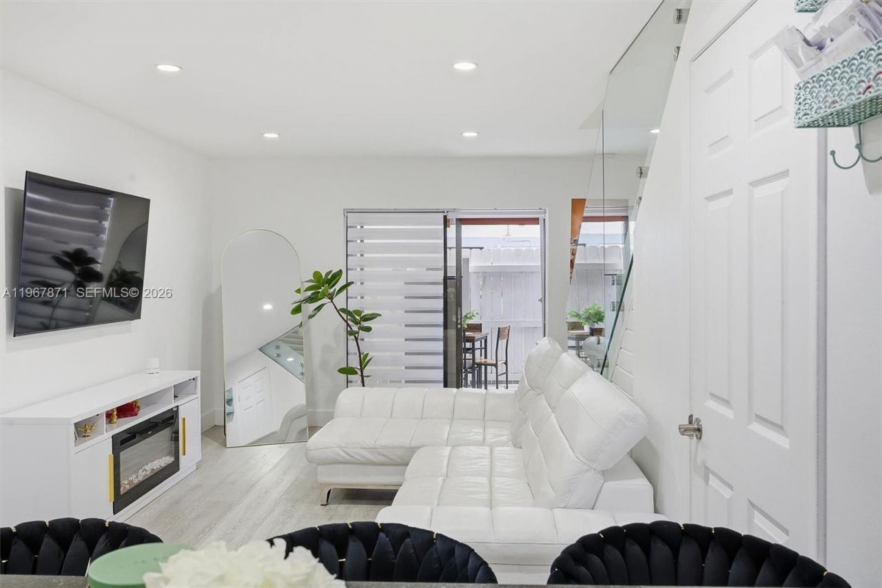 11781 SW 18th St, Unit 6-40, Miami, FL 33175 Photo