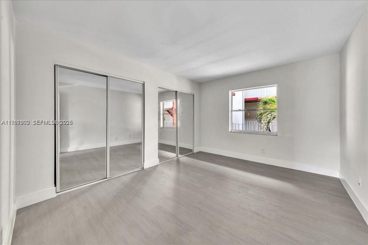 1750 W 46th St, Unit 433, Hialeah, FL 33012 Photo