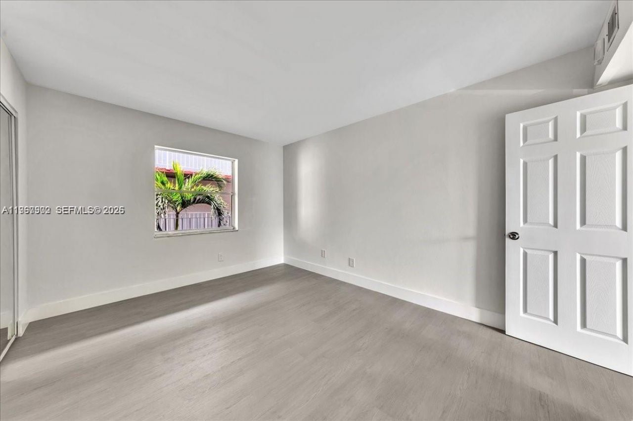 1750 W 46th St, Unit 433, Hialeah, FL 33012 Photo