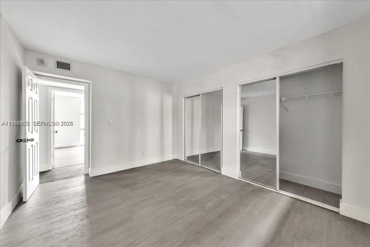 1750 W 46th St, Unit 433, Hialeah, FL 33012 Photo