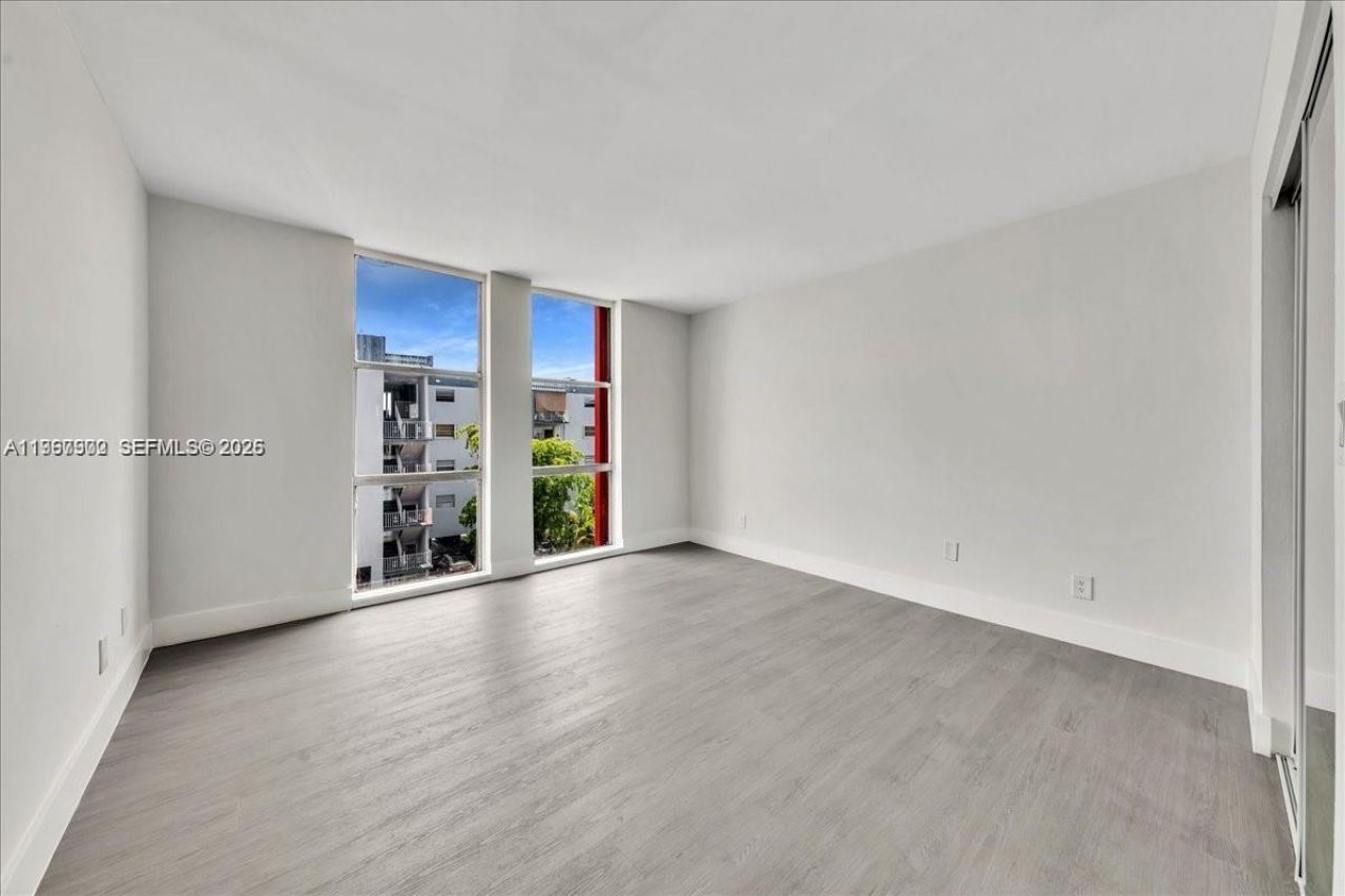 1750 W 46th St, Unit 433, Hialeah, FL 33012 Photo