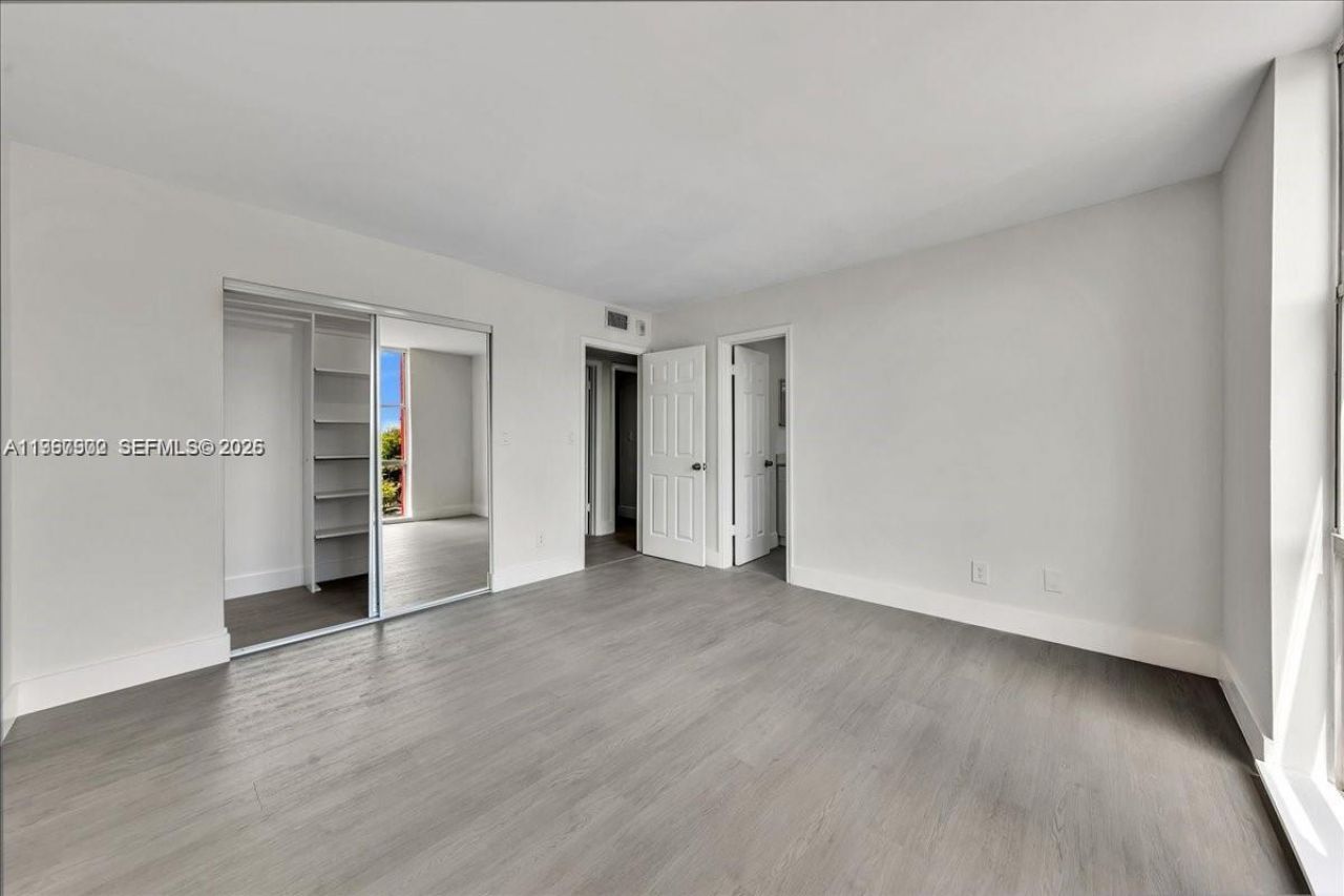 1750 W 46th St, Unit 433, Hialeah, FL 33012 Photo