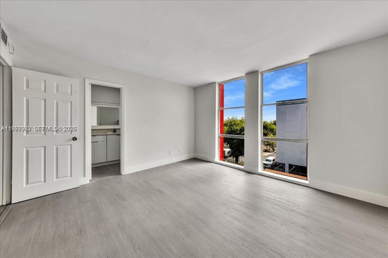 1750 W 46th St, Unit 433, Hialeah, FL 33012 Photo