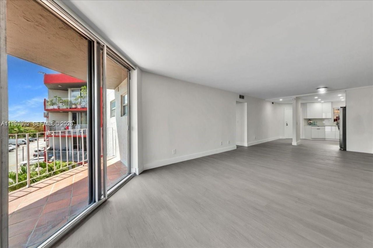 1750 W 46th St, Unit 433, Hialeah, FL 33012 Photo