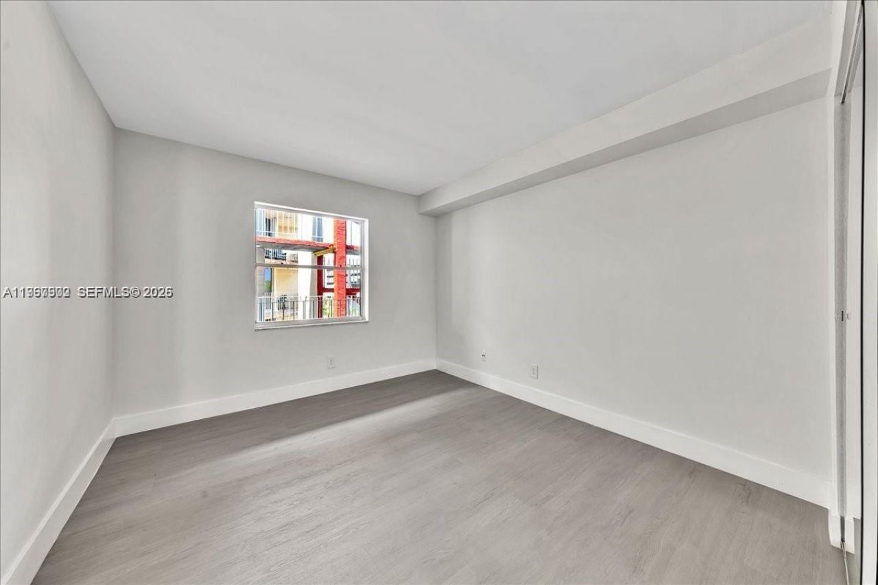 1750 W 46th St, Unit 433, Hialeah, FL 33012 Photo