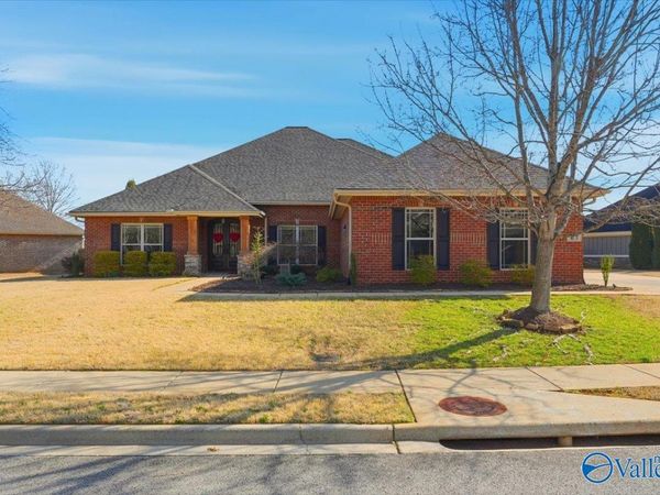 63 Walnut Cove Boulevard SW, Huntsville, AL 35824