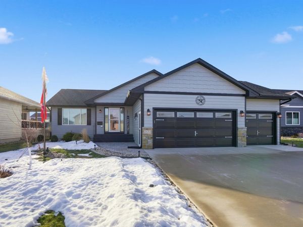 3633 E Brewster St, Sioux Falls, SD 57108