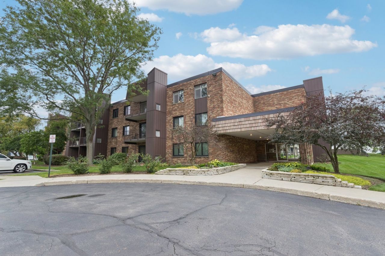 522 E Algonquin Road, Unit 201, Schaumburg, IL 60173 Main Photo