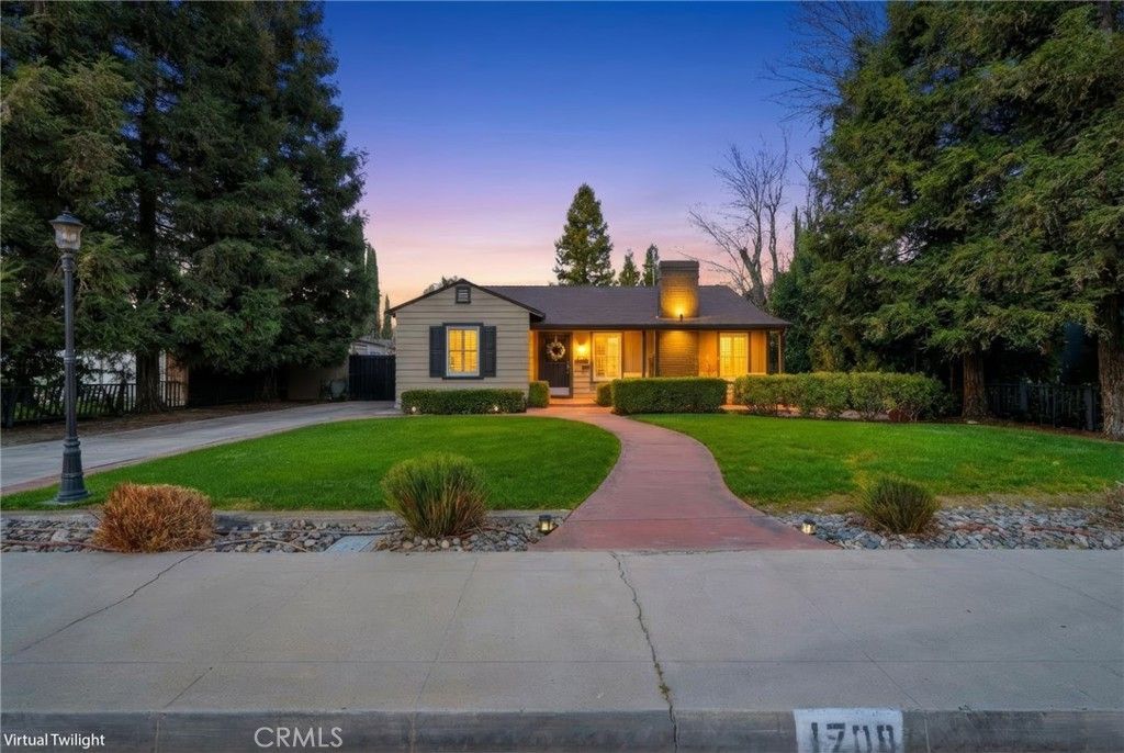 1708 W Myrtle Avenue, Visalia, CA 93277 Main Photo