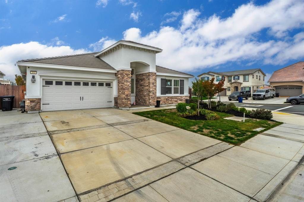 353 353 Barn Dance Way, Oakley, CA 94561 Main Photo