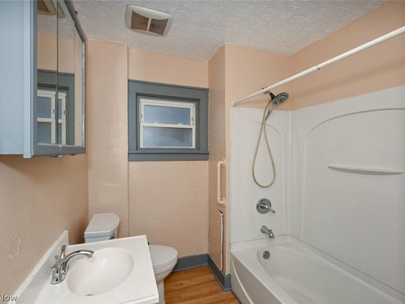 77 W Mildred Avenue, Akron, OH 44310 Photo 36