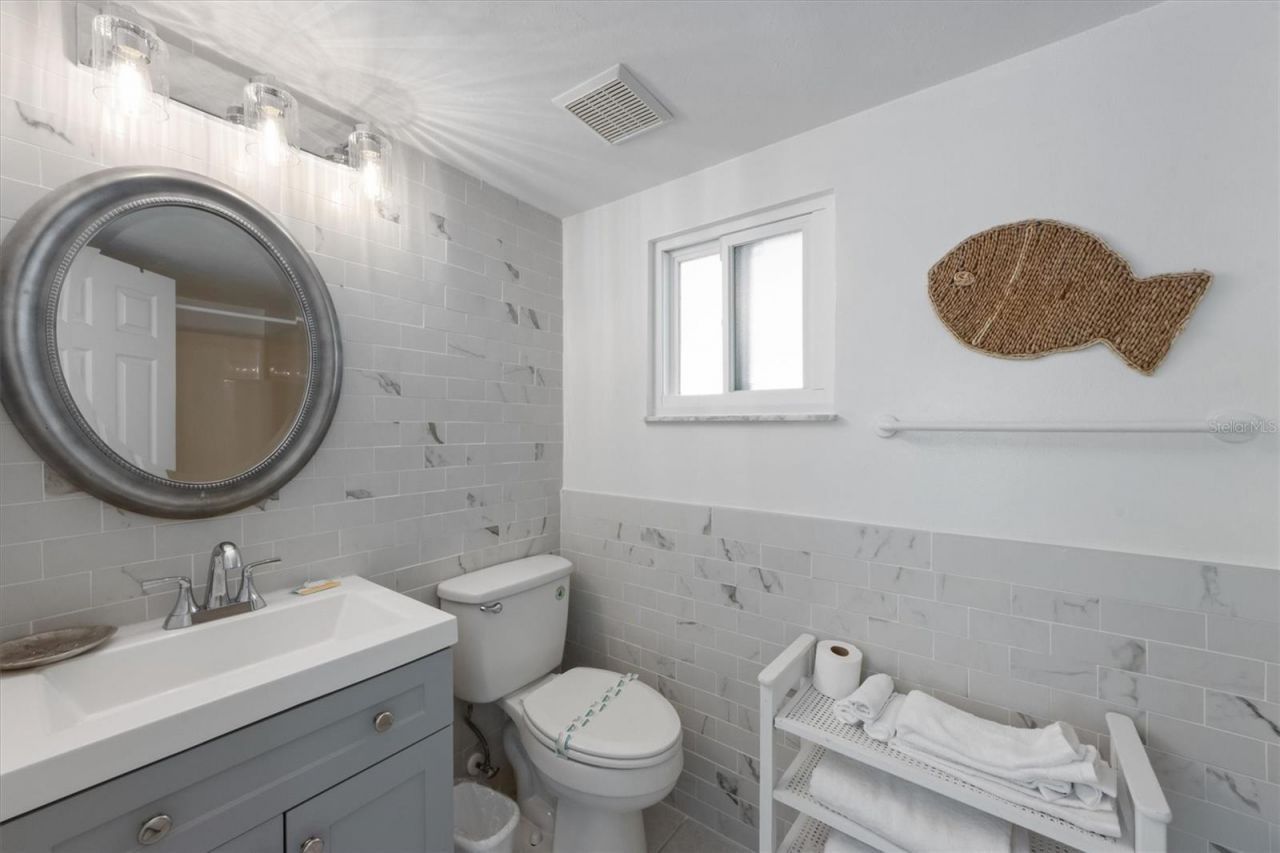 5807 De Palmas Avenue, Holmes Beach, FL 34217 Photo