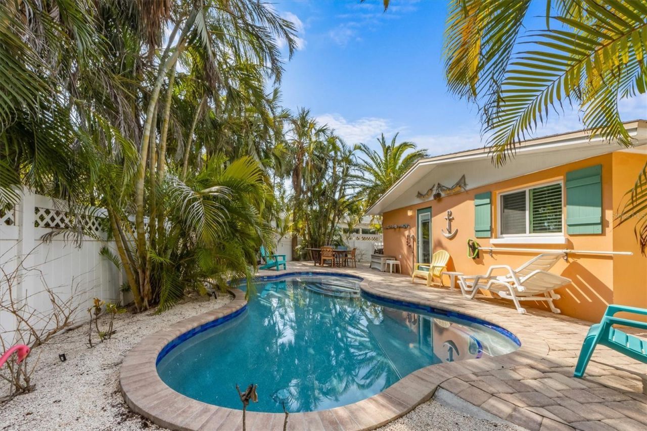 5807 De Palmas Avenue, Holmes Beach, FL 34217 Photo