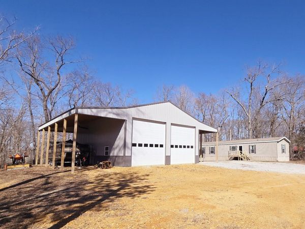 497 River Oaks Dr, Springville, TN 38256