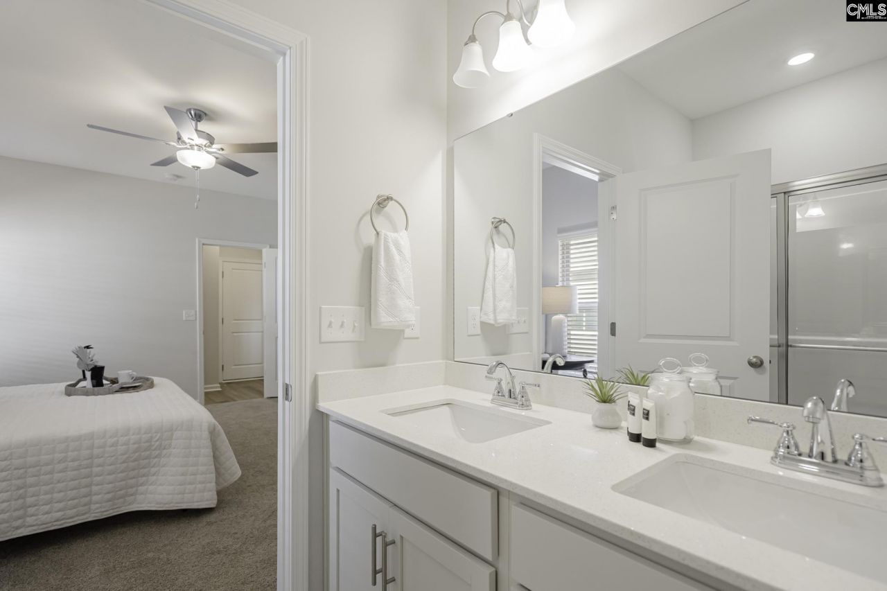 114 Middlesex Court  Photo 29