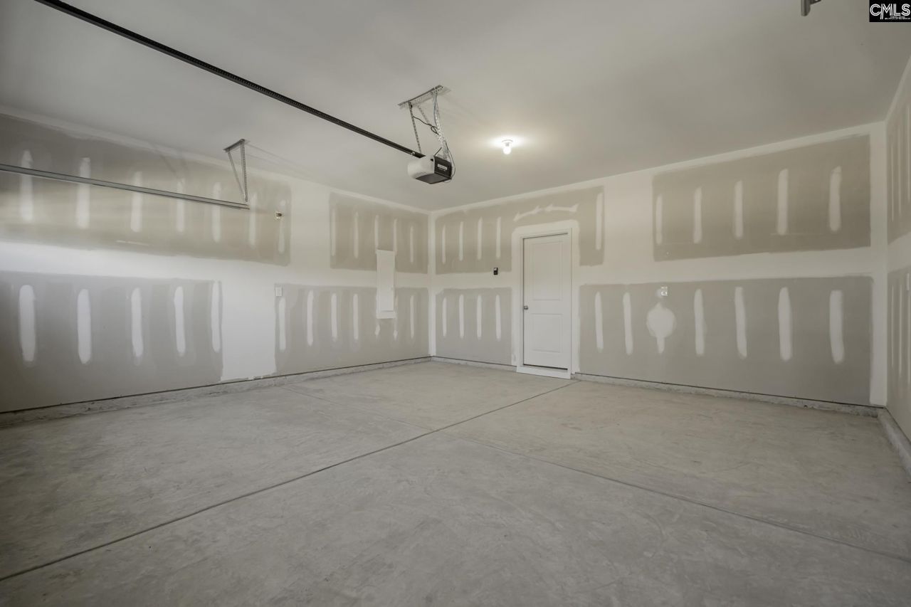 114 Middlesex Court  Photo 33