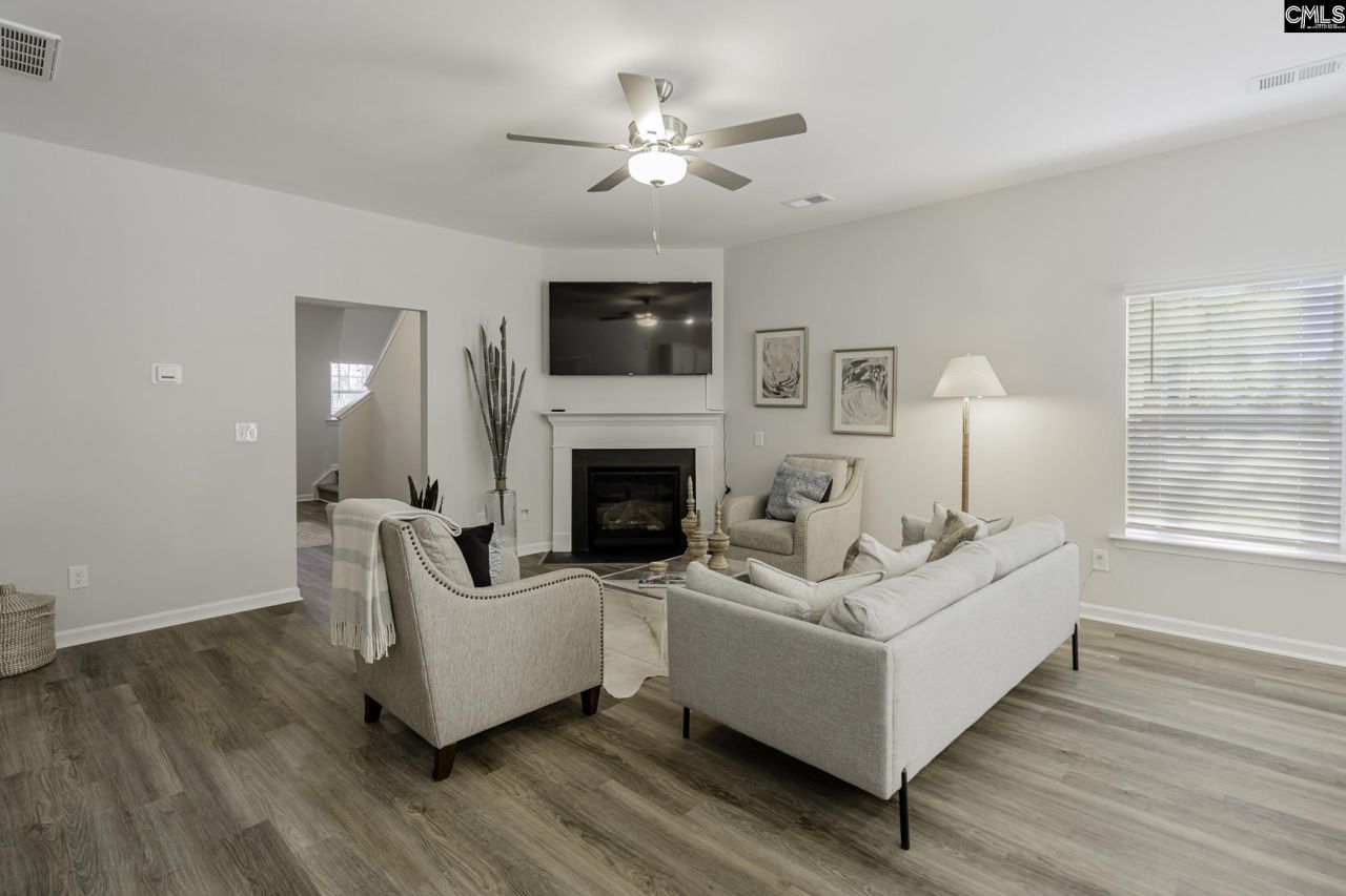 114 Middlesex Court  Photo 7