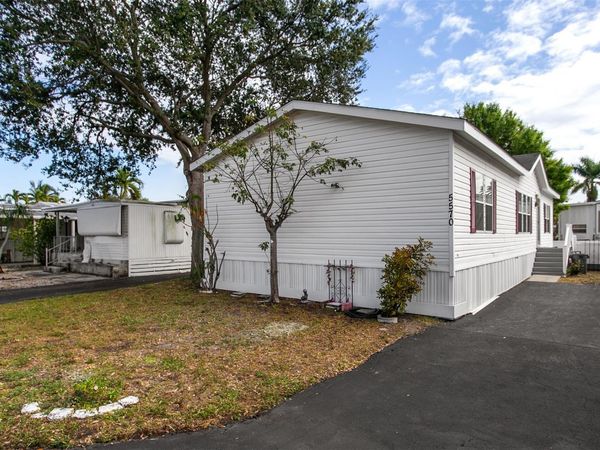 5570 SW 32nd Ter, Fort Lauderdale, FL 33312