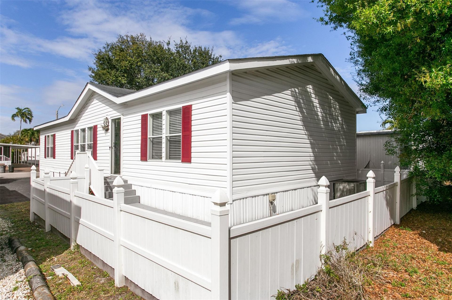 5570 SW 32nd Ter, Fort Lauderdale, FL 33312 Photo