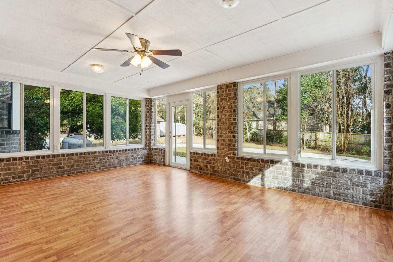 110 Parkwood Drive Photo 13