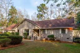 110 Parkwood Drive photo 4