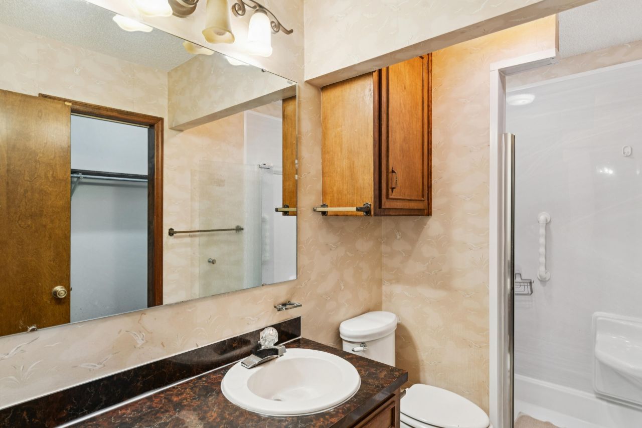 110 Parkwood Drive Photo 32